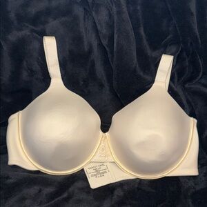Vanity Fair Women's Smooth Ivory Bra